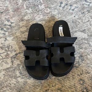 Steve Madden Velcro slip on sandal